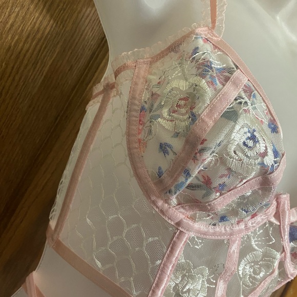 Floral Lace Lingerie Set - Size Large NWOT - Picture 5 of 13